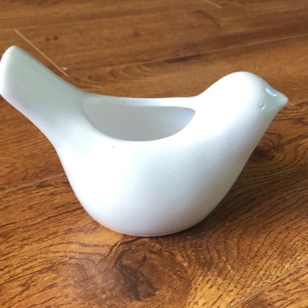 Small white ceramic bird planter / jewelry dish